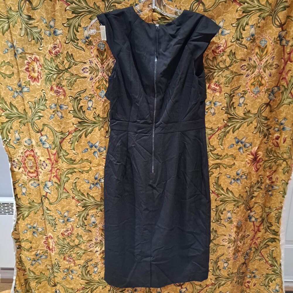 Sleeveless grey dress with ruffle shoulders Zipper on back NWT new with tag - Picture 2 of 10
